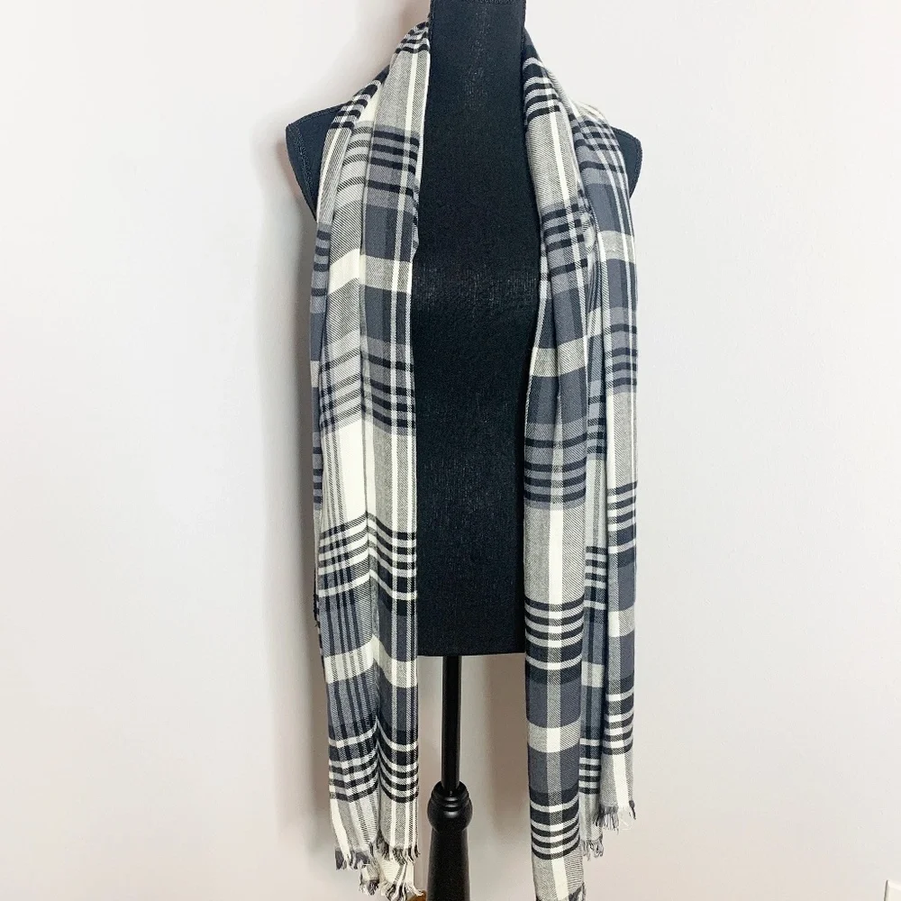 Women's Oversized Gray & White Fall Scarf